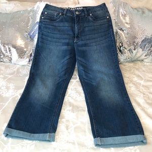 NWT Santana Women’s Straight Fit Medium Wash Stretch Capri With Slimming Panel